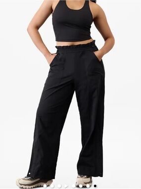 Athleta High Rise Parachute Pant Wide leg   Travel casual hiking